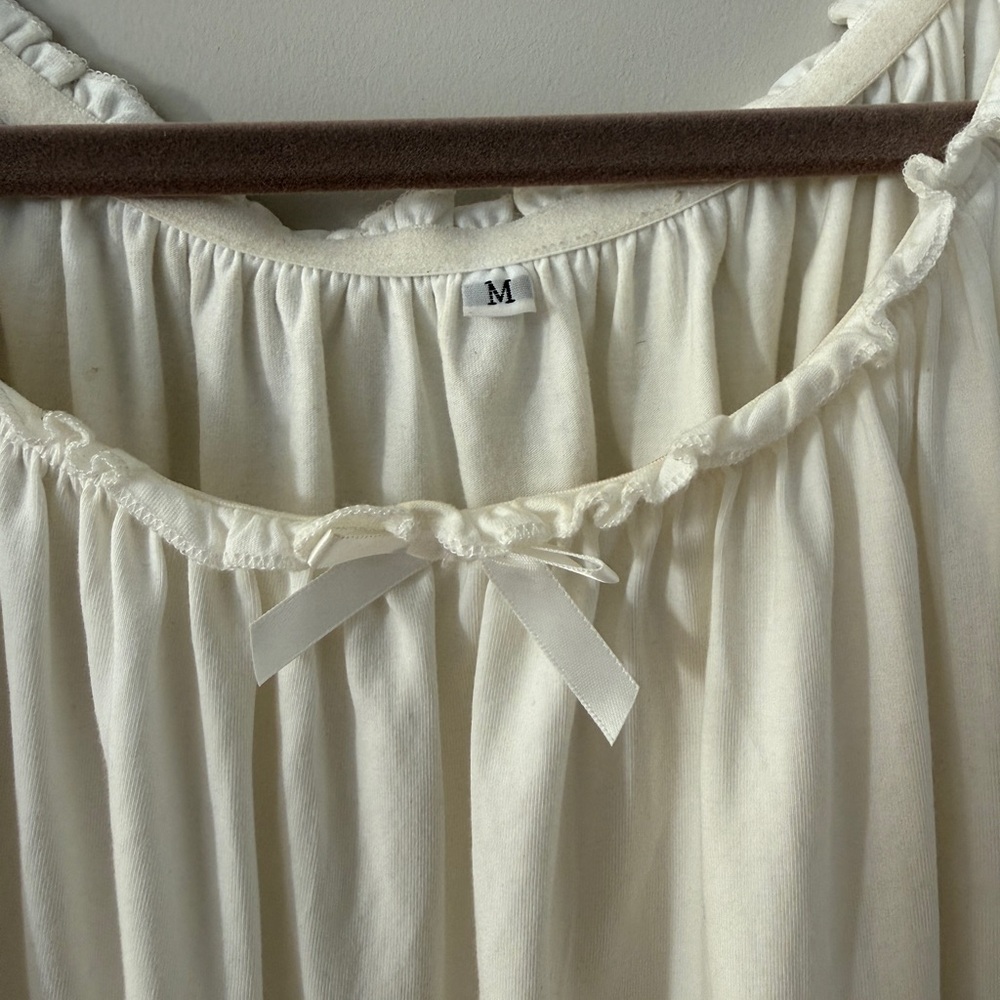 Elegant White Nightgown medium - Picture 3 of 6
